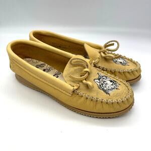 Canadian Leather Women's Moccasins with Wolf Design 825 110643 Size 8 Canada